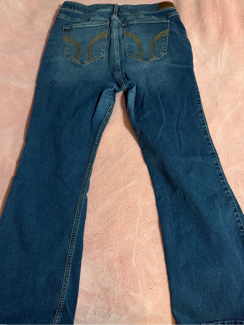 Hollister Curvy Mid Rise Boot - Picture 2 of 3